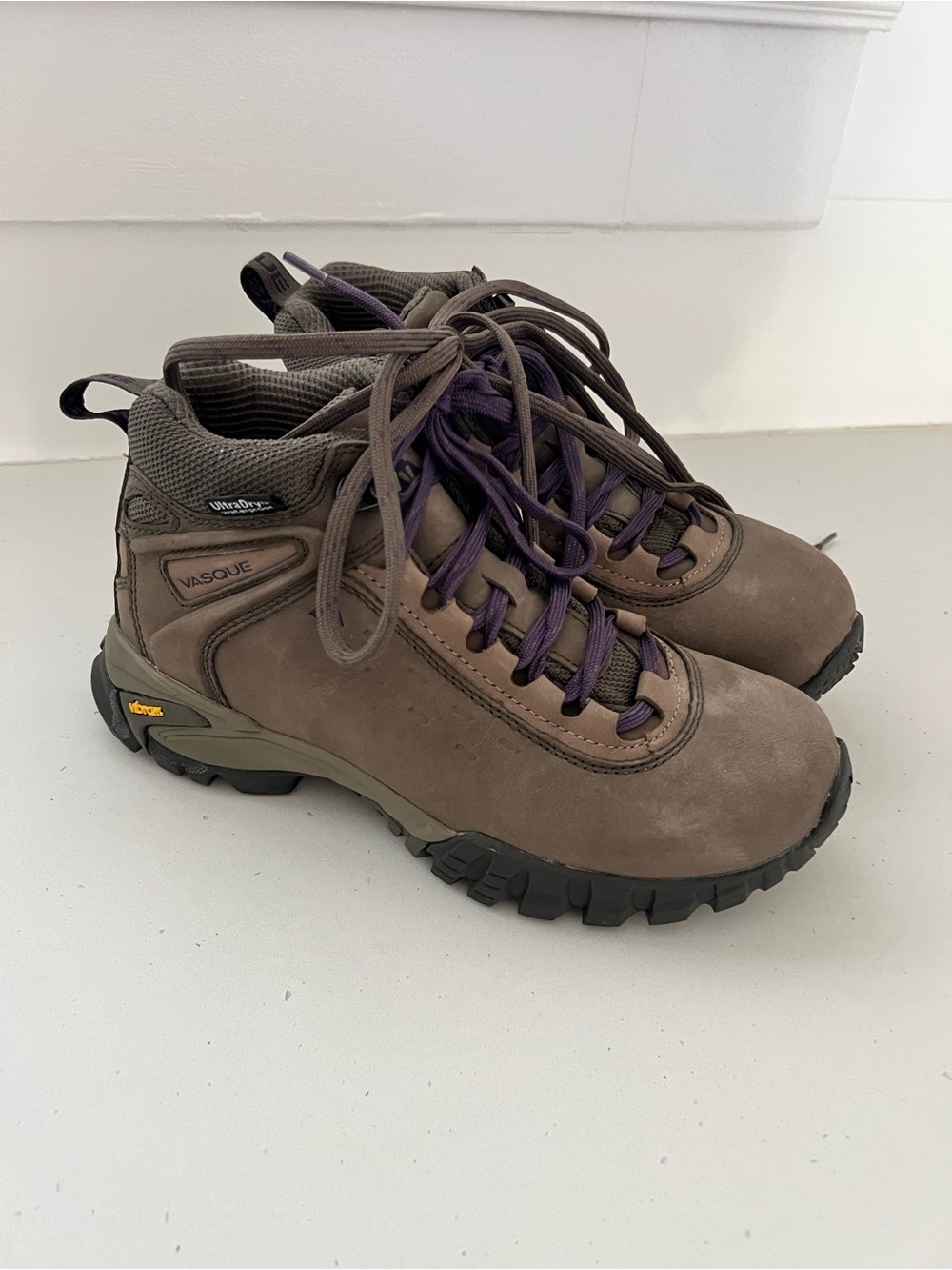 Vasque Talus 7419 Waterproof Hiking Boots Women’s 8M NWT Leather Vibram